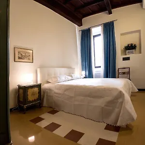 Campo Marzio Charming Couette-café